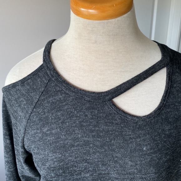 BNWOT Jolie cutout sweater size M - Picture 2 of 6